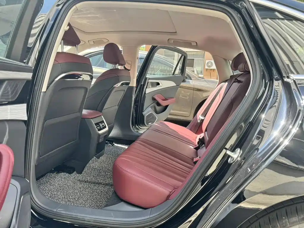 Hongqi Hongqi H5 — миниатюра 8