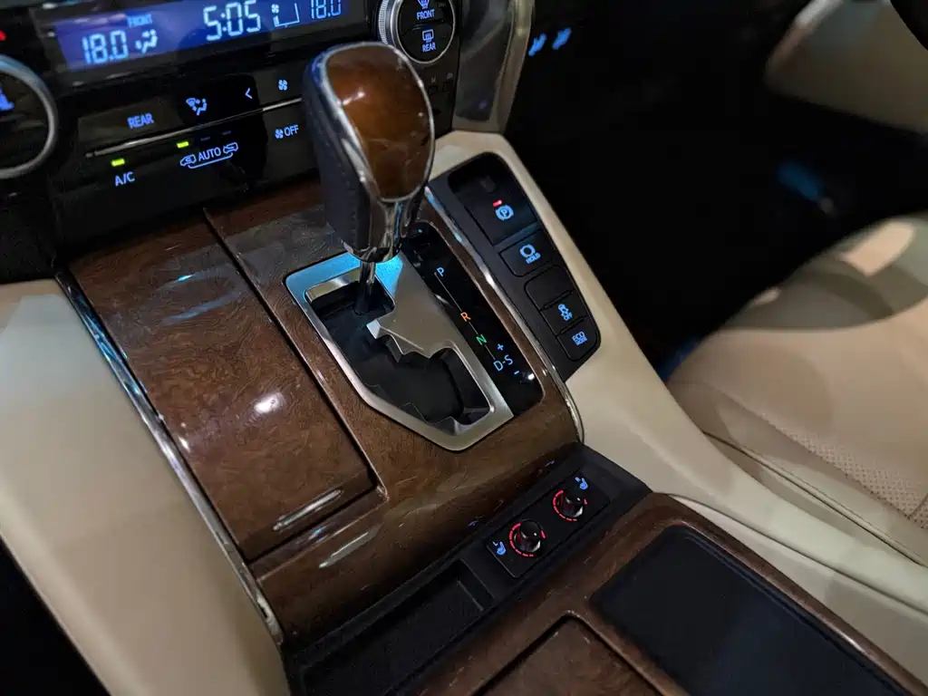 Toyota Alphard — фотографии объявления, Фото 18