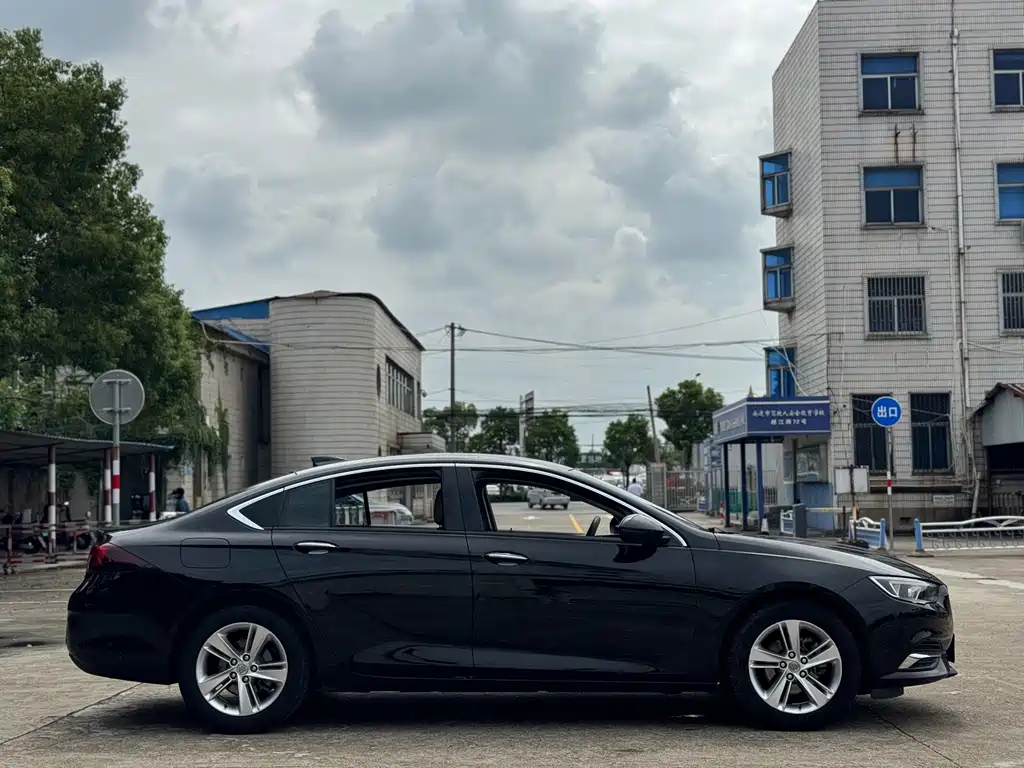 Buick Regal — миниатюра 9