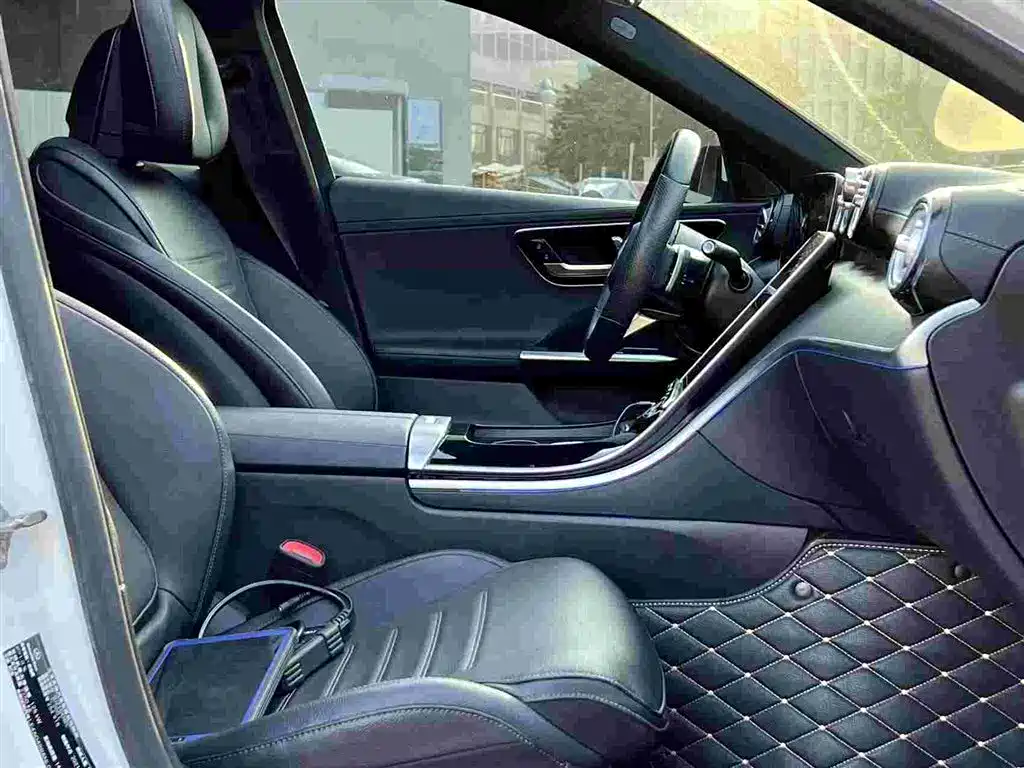 Mercedes-Benz C-Class — миниатюра 8