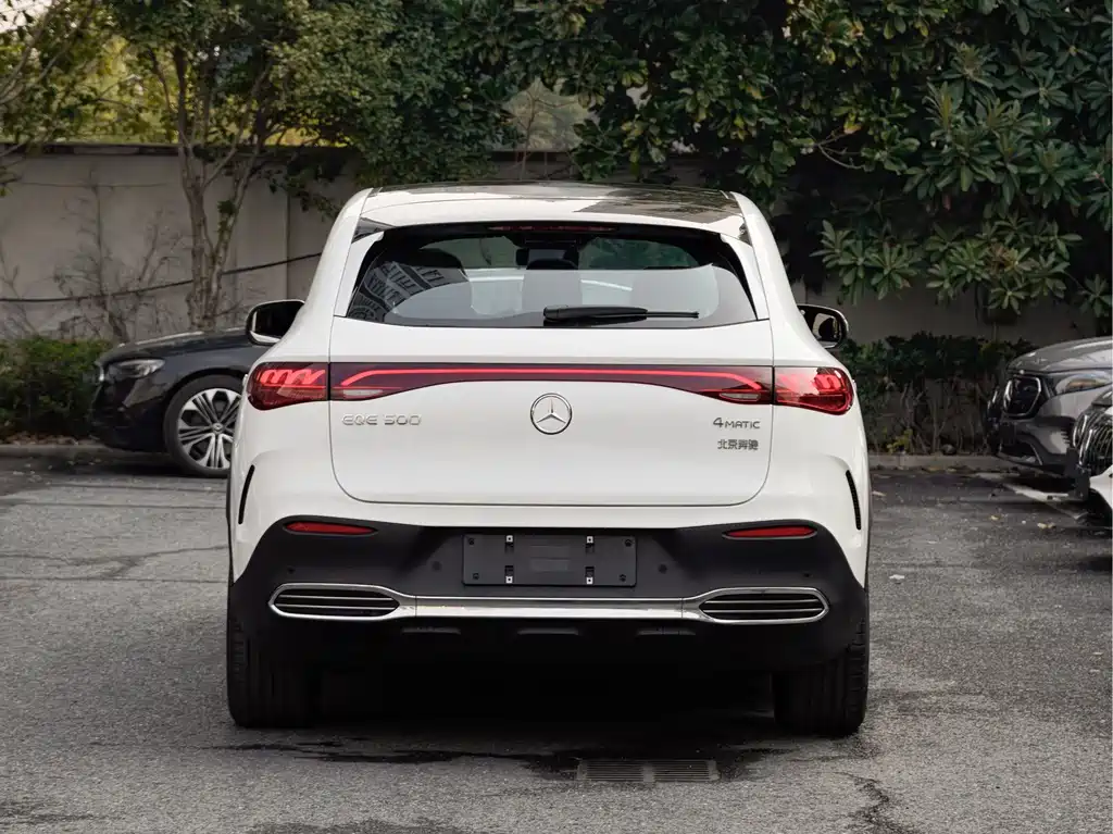 MERCEDES-BENZ EQE SUV