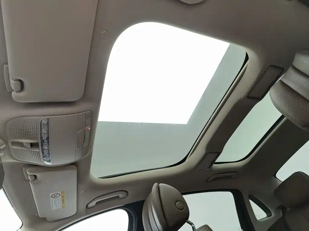 Mercedes-Benz E-Class — миниатюра 14