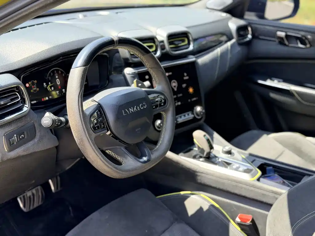 Lynk & Co 03 2019 03+ 2.0TD Auto Drive Wind Edition