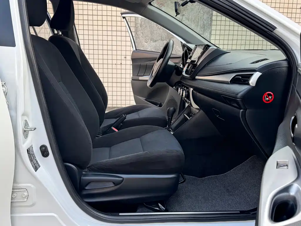 Toyota Yaris L — миниатюра 10