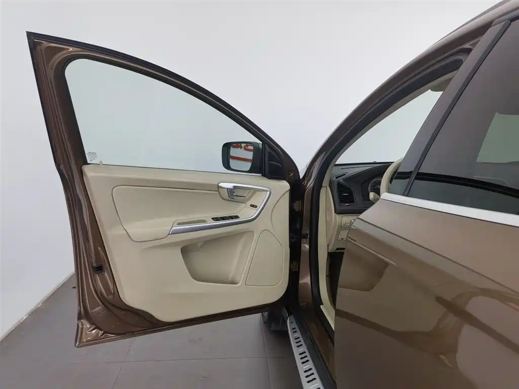 Volvo XC60 2012 T5