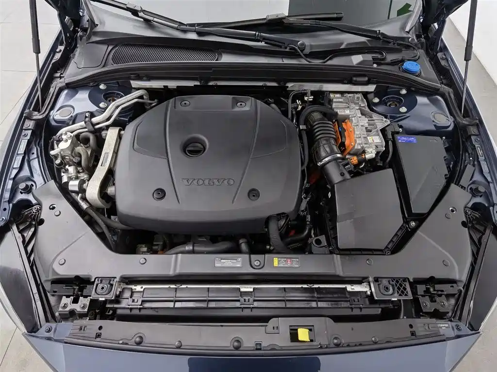Volvo S60 2022 T8 E Luxury