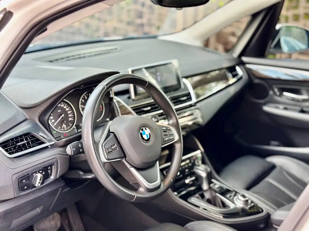 BMW 2 Series Active Tourer (Import) — миниатюра 9