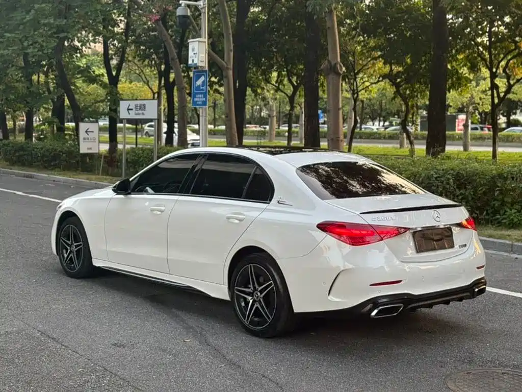 Mercedes-Benz C-Class — миниатюра 6