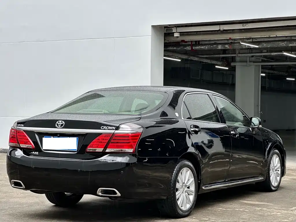 Toyota Crown 2012 2.5L Royal