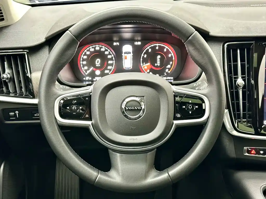 Volvo V90 — миниатюра 11