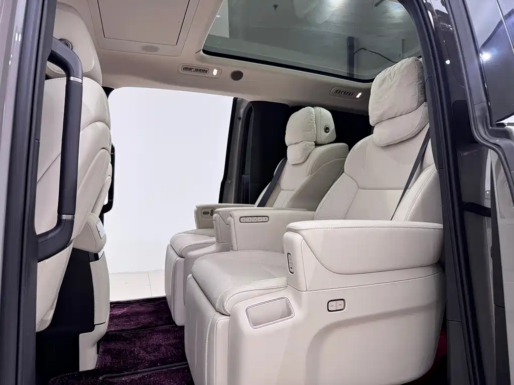 Li Auto MEGA 2025 Home