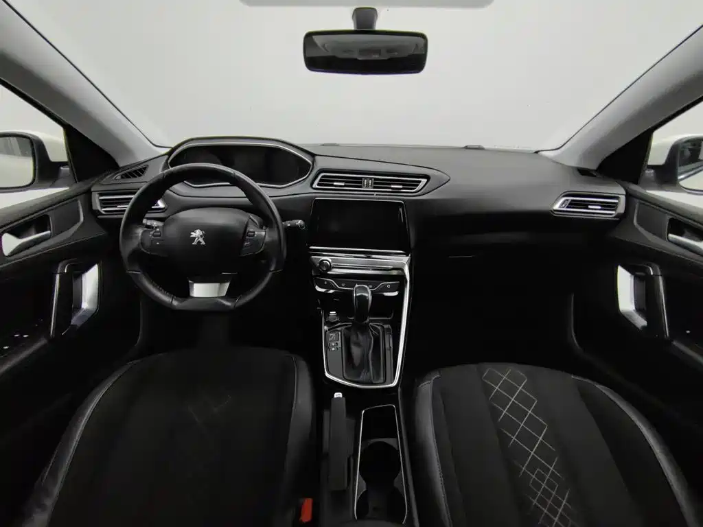 Peugeot 308 — миниатюра 5