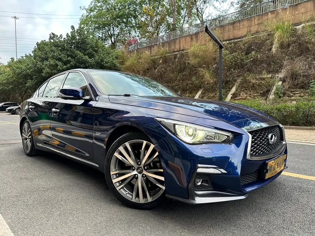 INFINITI Q50L