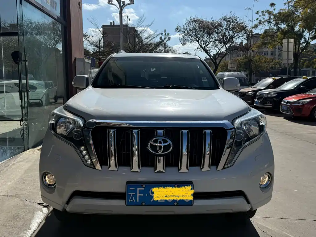 TOYOTA PRADO