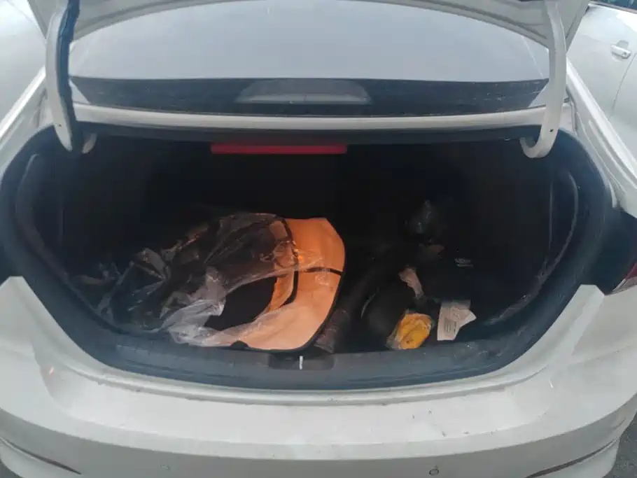Hyundai Elantra — миниатюра 4