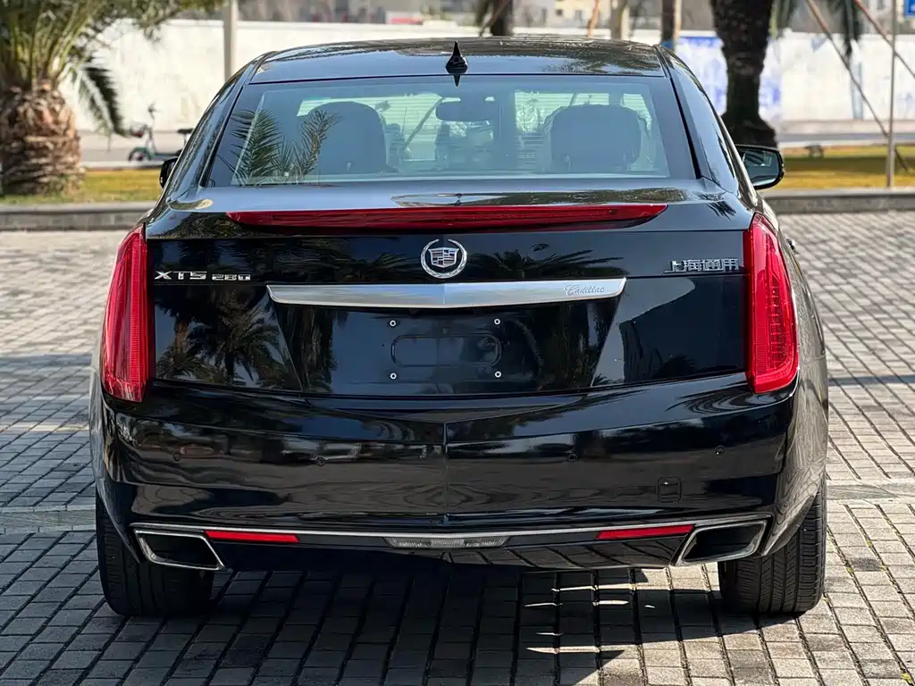 CADILLAC XTS