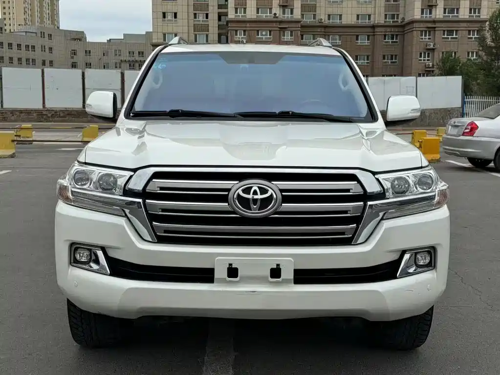 Toyota Land Cruiser 2016 5.7L AT