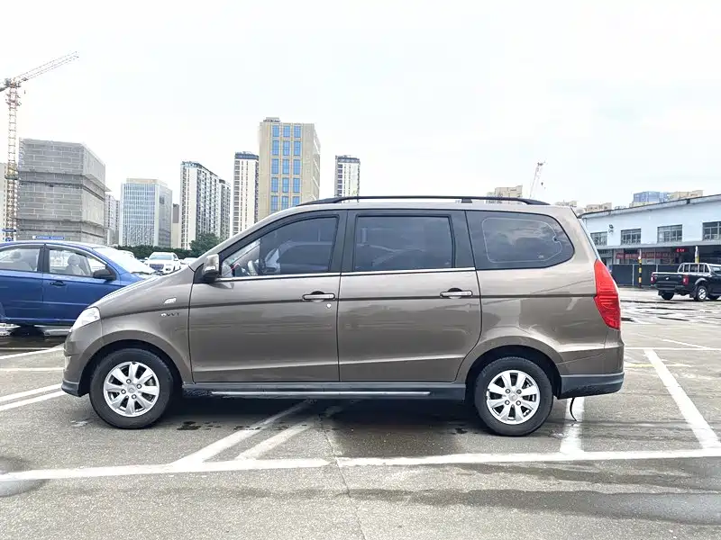 Wuling Hongguang — миниатюра 3