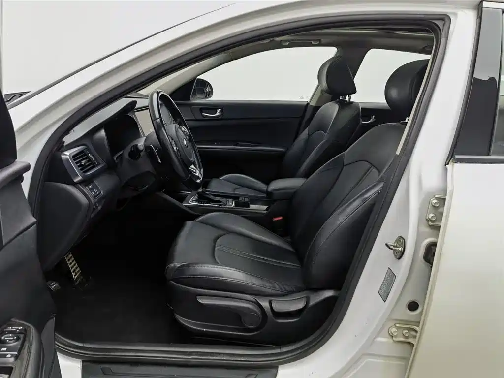 Kia K5 2016 1.6T AT LUX