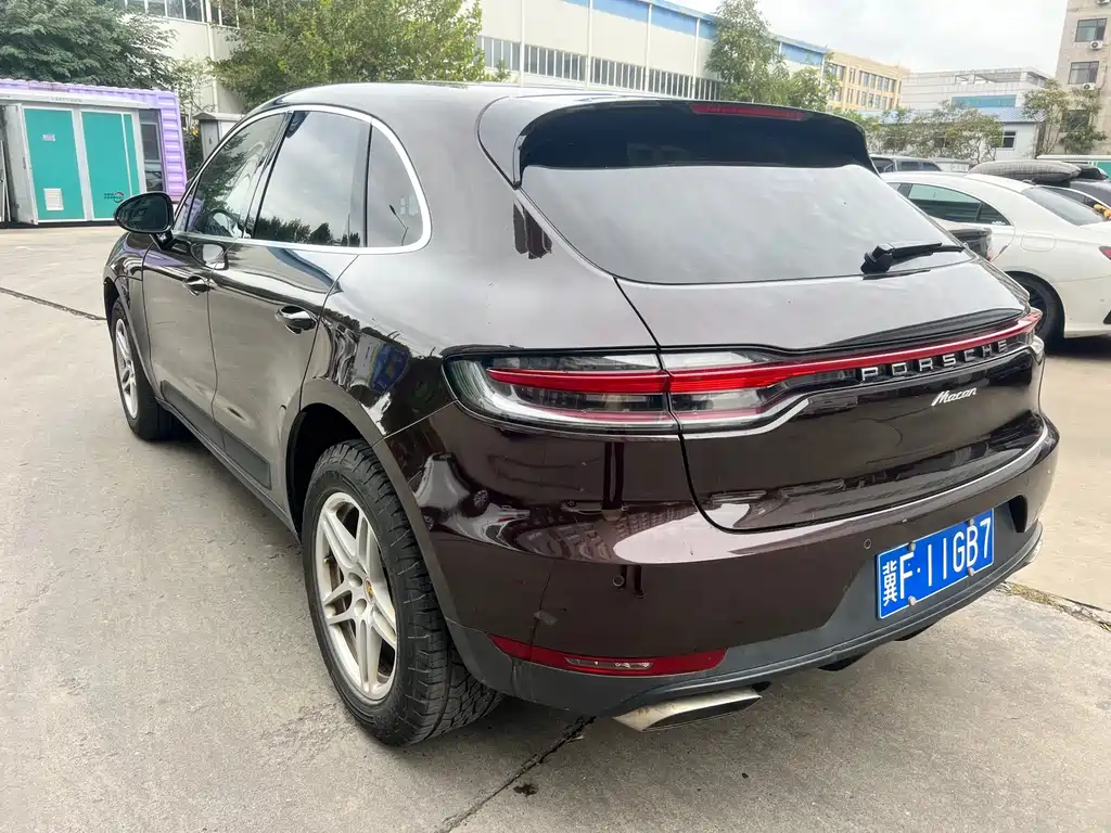 Porsche Macan — миниатюра 3