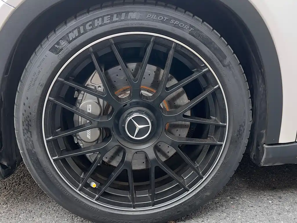 MERCEDES-BENZ GLA AMG