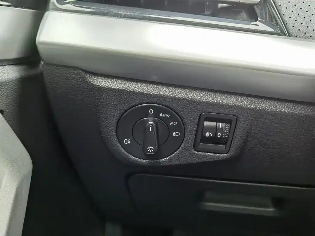 Volkswagen Lavida — миниатюра 21