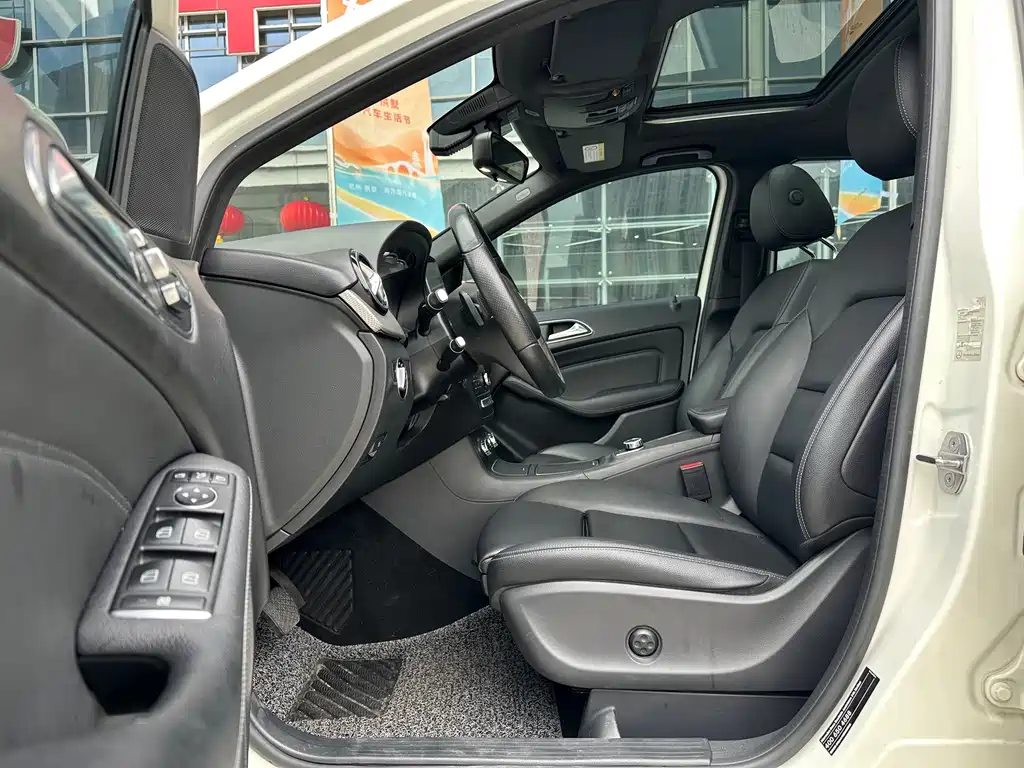 Mercedes-Benz B-Class — миниатюра 15