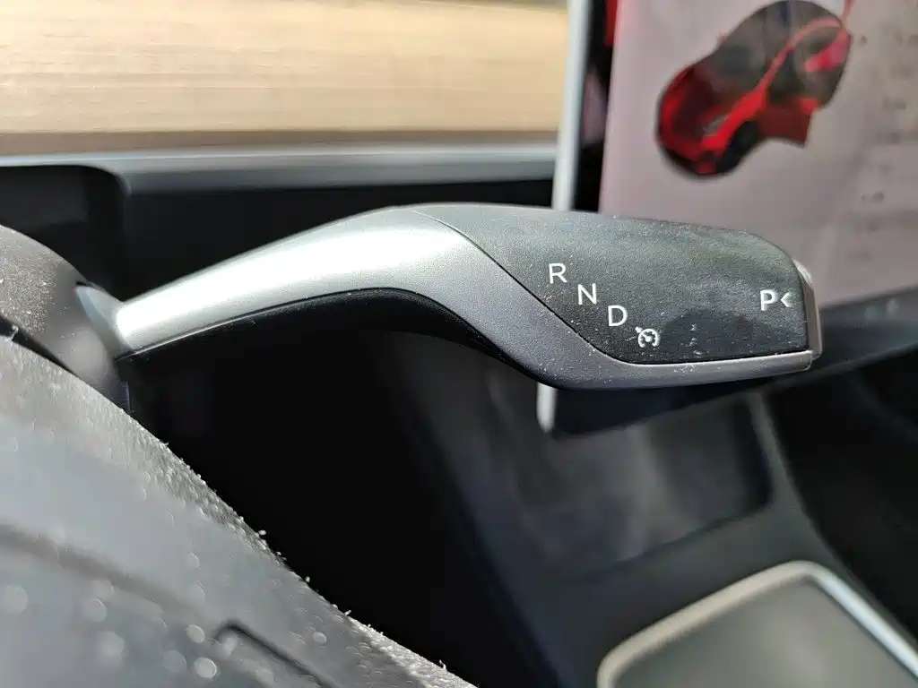 Tesla Model 3 — миниатюра 15