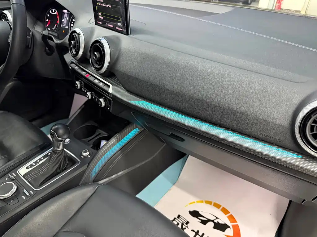Audi Q2L 2022 35 TFSI Fashion Supreme Elegant Type