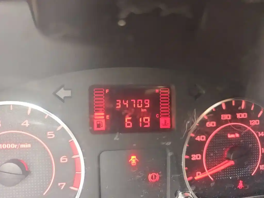 Wuling Hongguang V — миниатюра 8