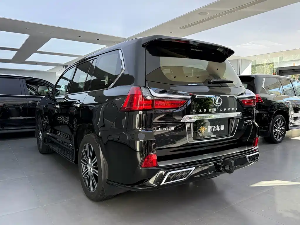 Lexus LX — миниатюра 25