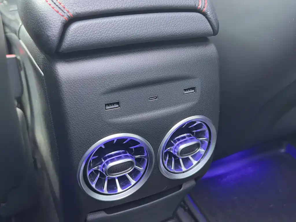 MERCEDES-BENZ GLA AMG