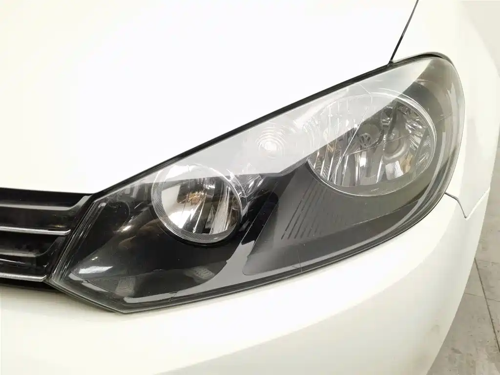 Volkswagen Golf 2011 1.6 MT Fashion
