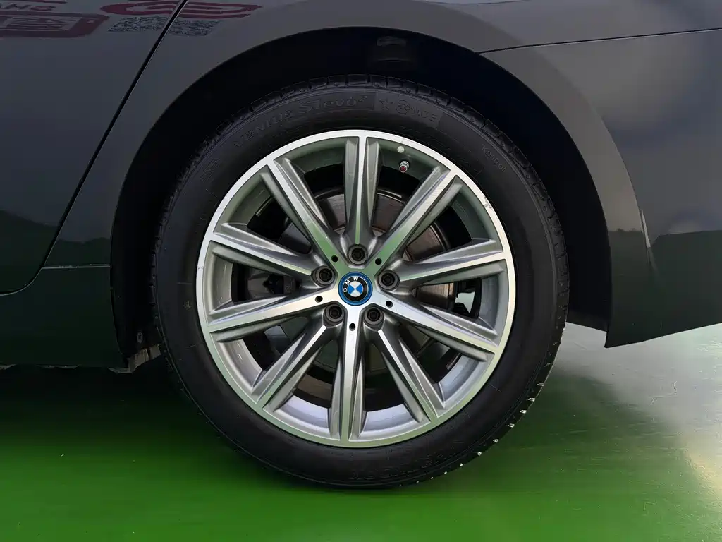 BMW 5 Series New Energy — миниатюра 30