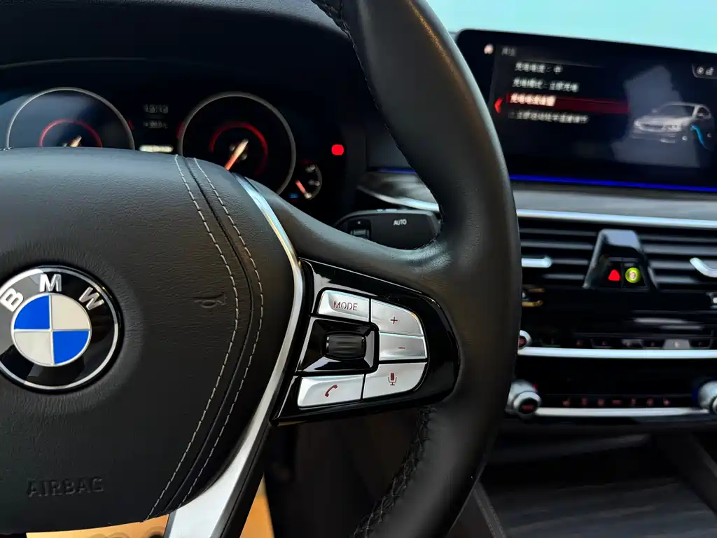 BMW 5 Series New Energy — миниатюра 14
