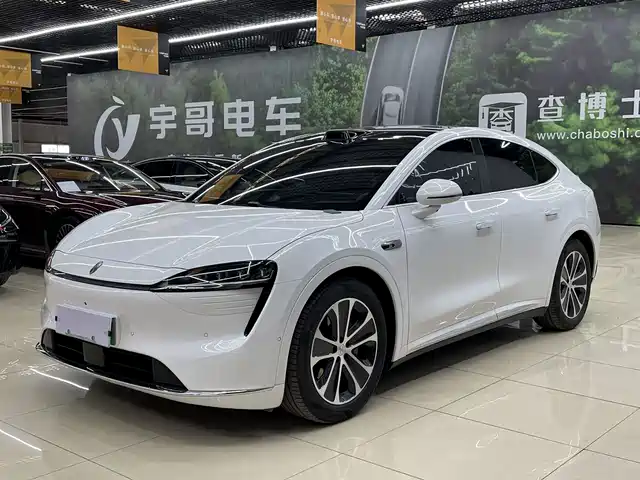 AITO WISDOM WORLD R7 2025