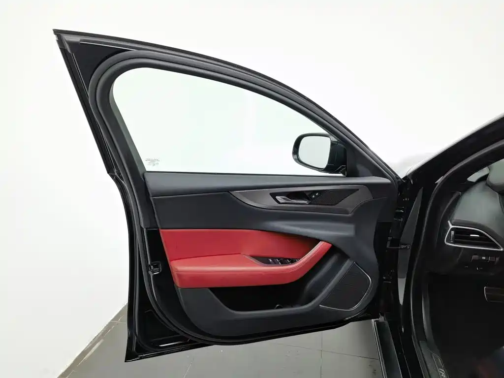 Jaguar XEL — миниатюра 8