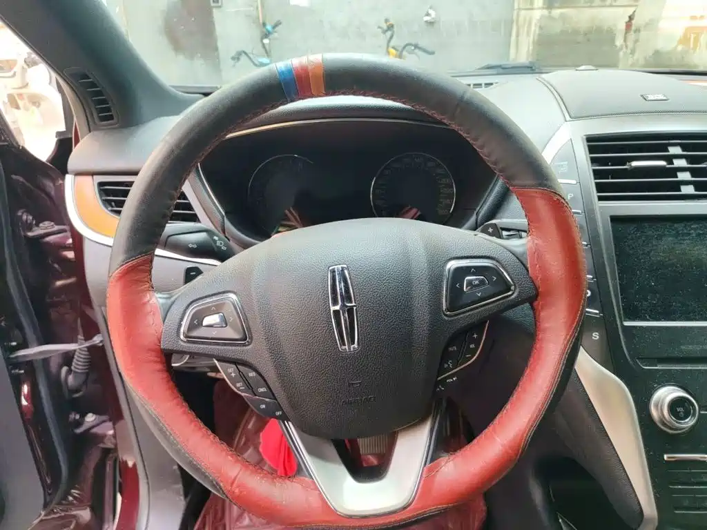 Lincoln MKC — миниатюра 3