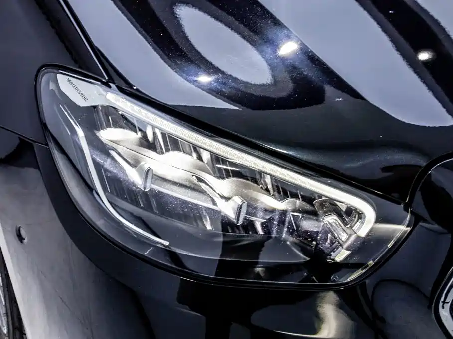 Mercedes-Benz E-Class — миниатюра 31