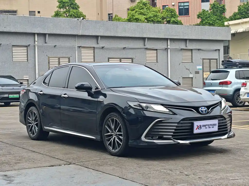 Toyota Camry — миниатюра 3