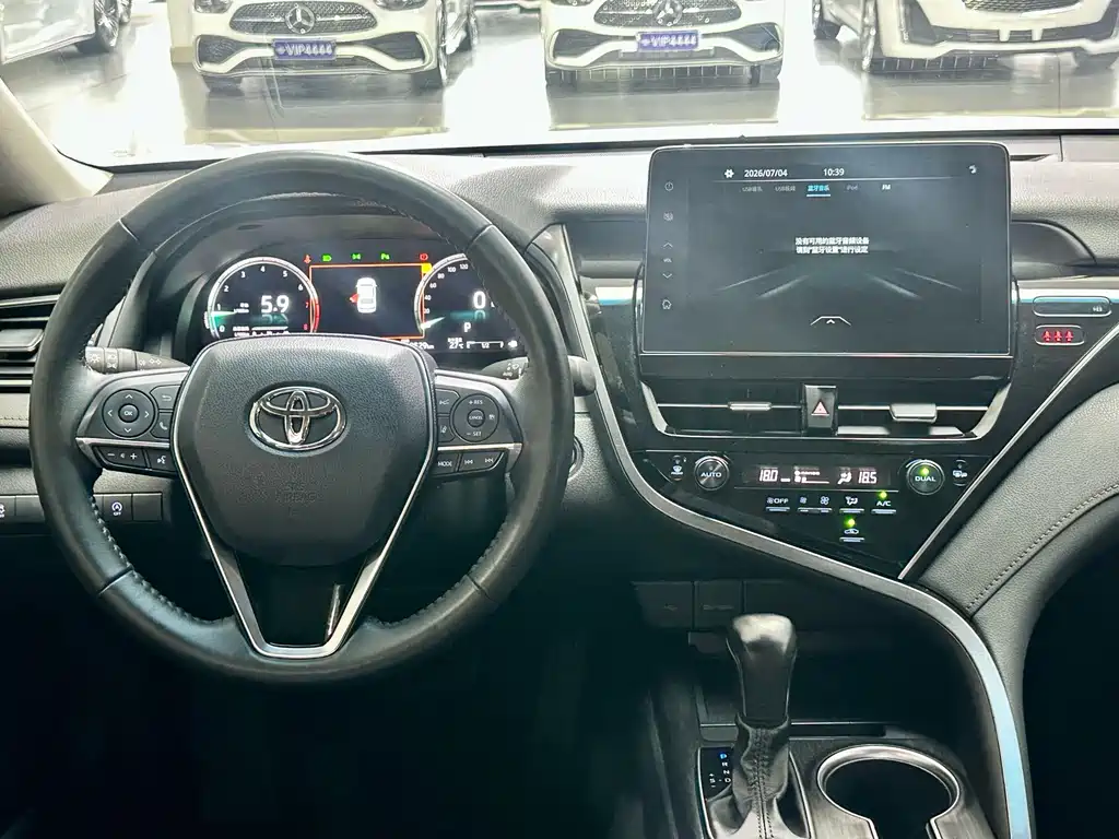 Toyota Camry — миниатюра 8