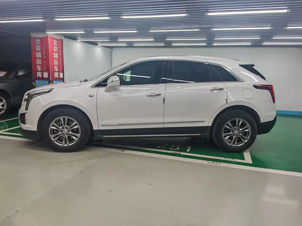 CADILLAC XT5
