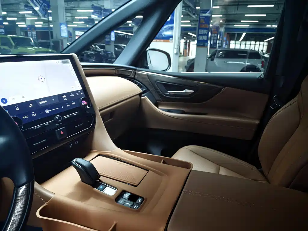 Toyota Alphard 2024 2.5L Luxury