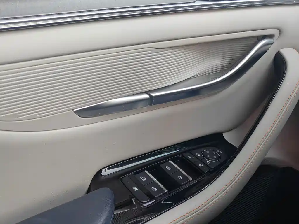 BYD PLUS New Energy — миниатюра 13