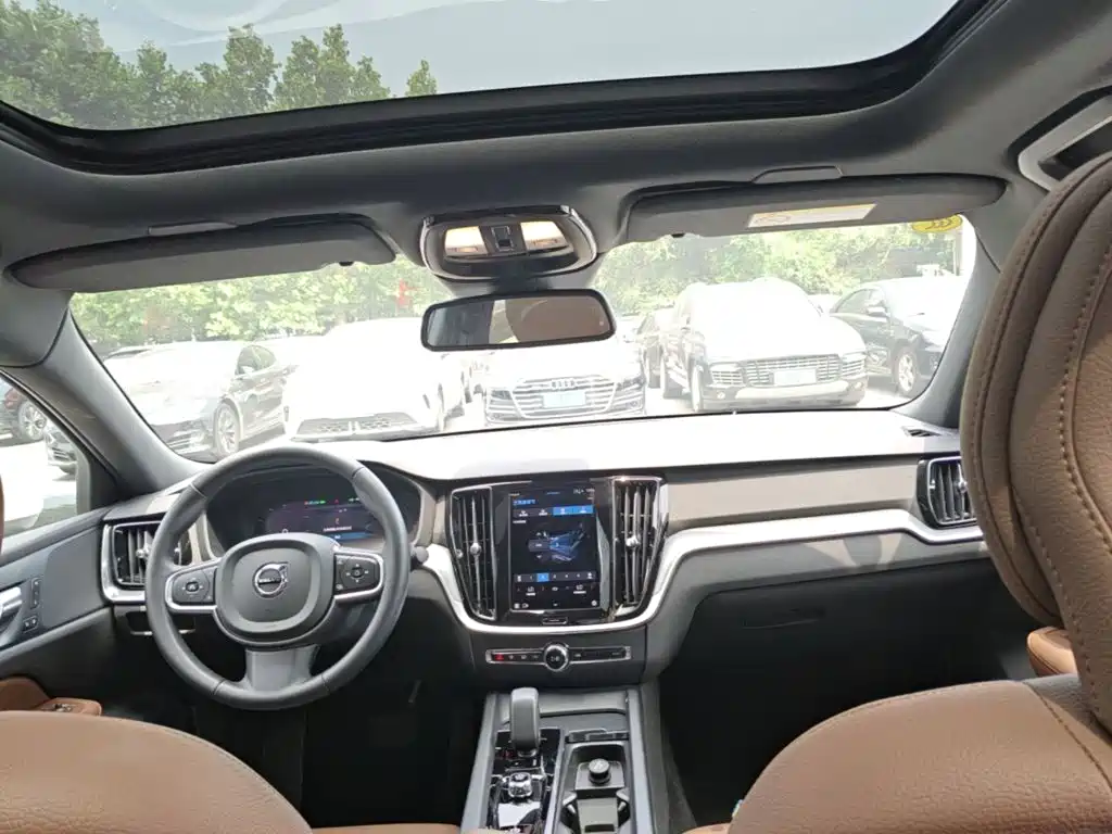 Volvo S60 2025 B4 Luxury