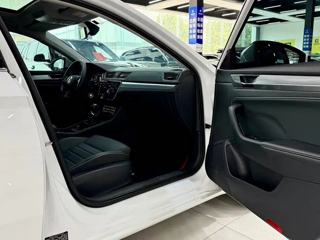 Skoda Superb 2023 TSI280 DSG Premium