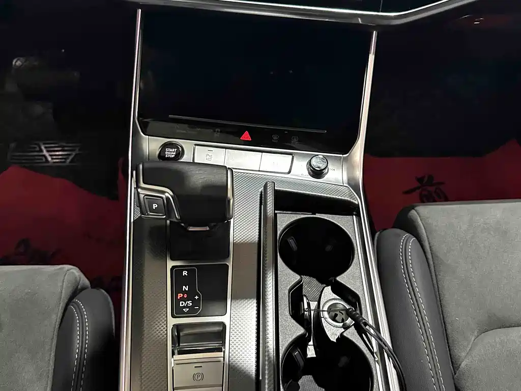 Audi A6L 2023 40 TFSI Luxury