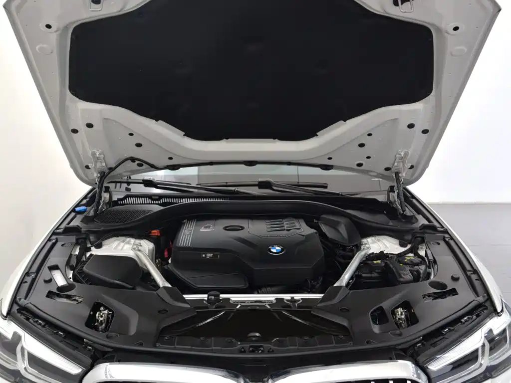 BMW 5 Series 2022 — фото 13