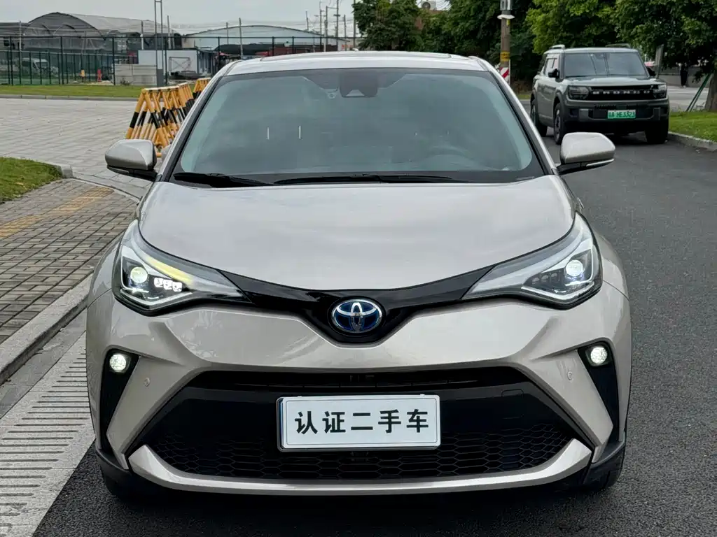 Toyota C-HR 2021 2.0L E-CVT Luxury