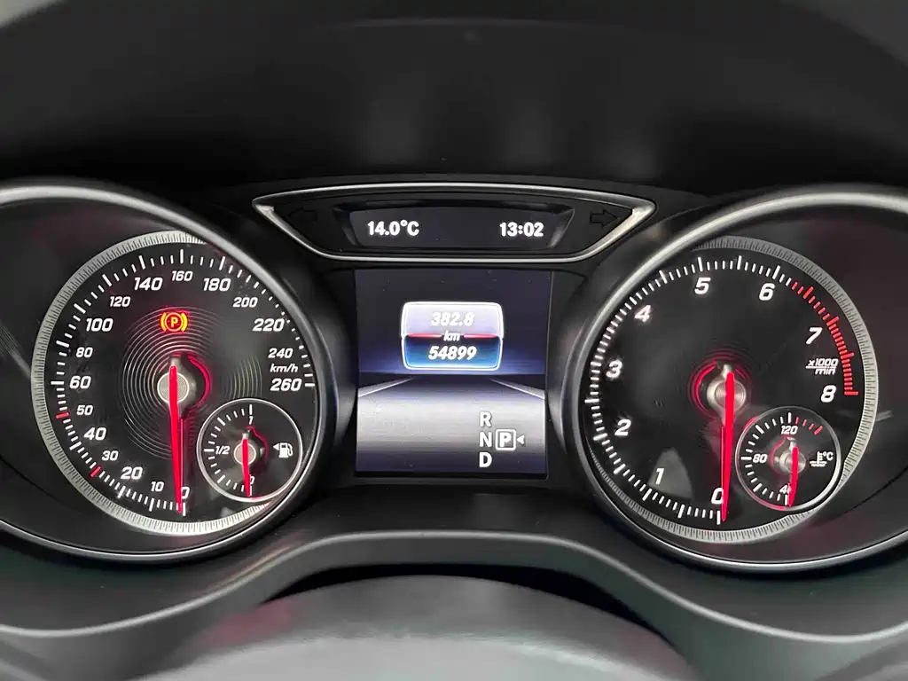 Mercedes-Benz GLA - фото 12